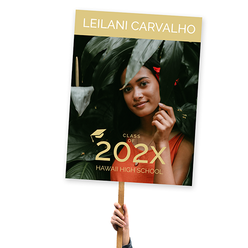 2021 graduation sign on foamcore, featuring a traditional portrait design celebrating the graduate's achievement.