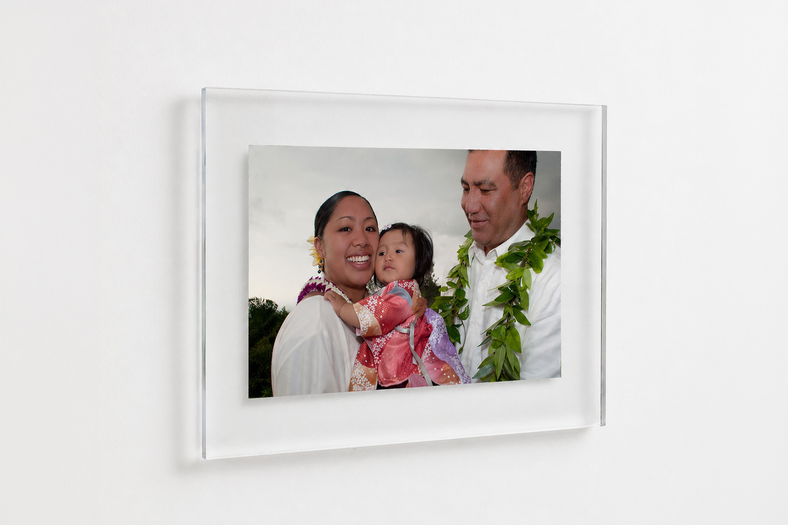 https://d3f5qiys56eexy.cloudfront.net/images/product/acrylic_20x16_mockup_thumb.jpg